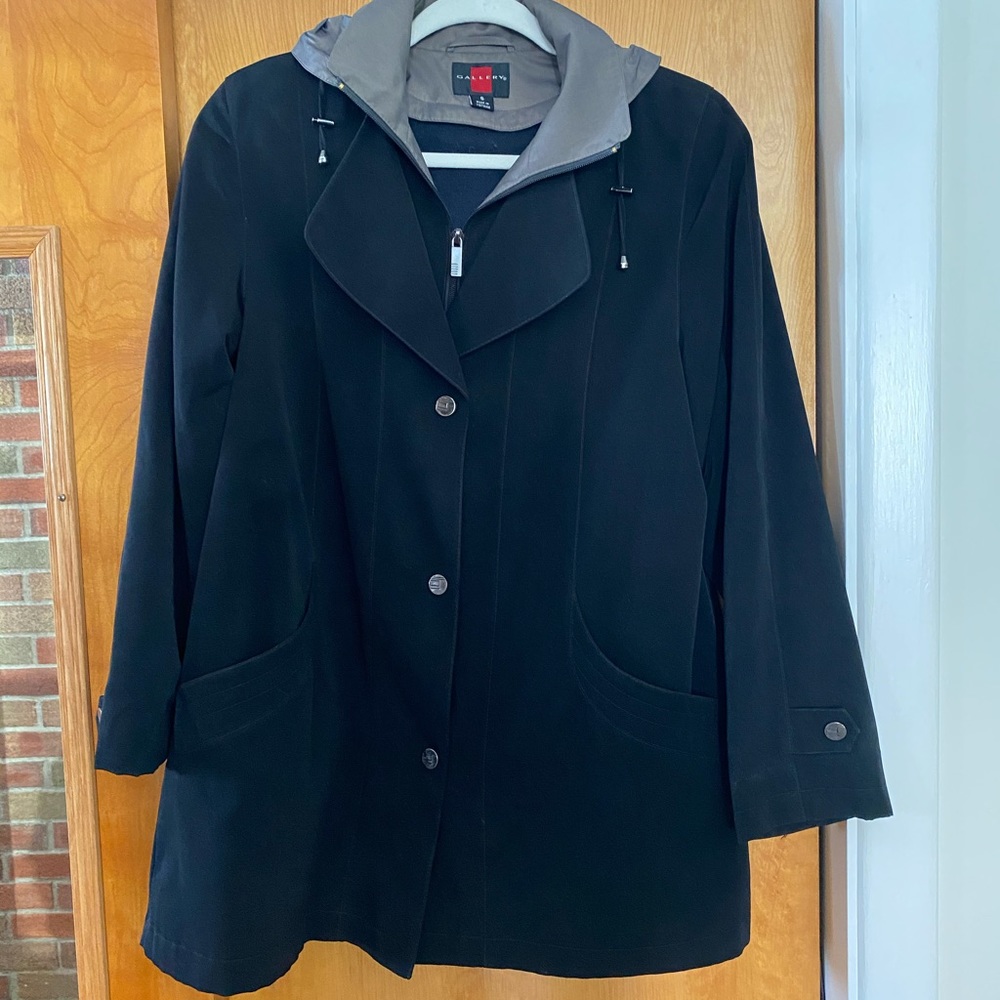 Gallery Women’s Jacket